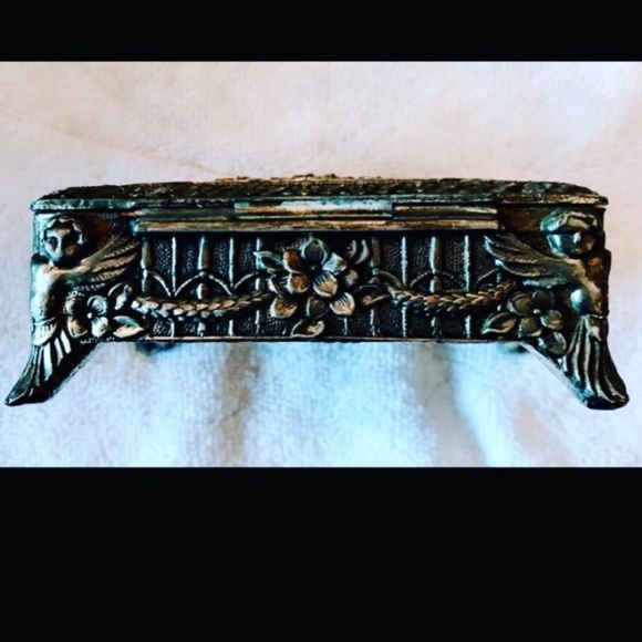 Vintage Metal Flower & Angel Embossed Footed Trinket Box. - Picture 8 of 8